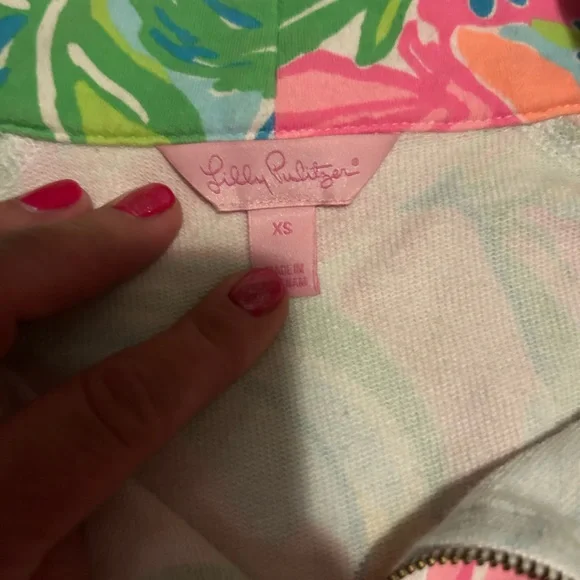 Lily Pulitzer Pull Over - Picture 2 of 4